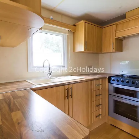 Spacious 8 Berth Caravan For Hire At Southview Holiday Park Ref 33002Tc Скегнесс Экстерьер фото