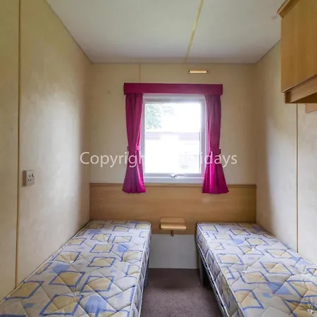 Spacious 8 Berth Caravan For Hire At Southview Holiday Park Ref 33002Tc Скегнесс Экстерьер фото