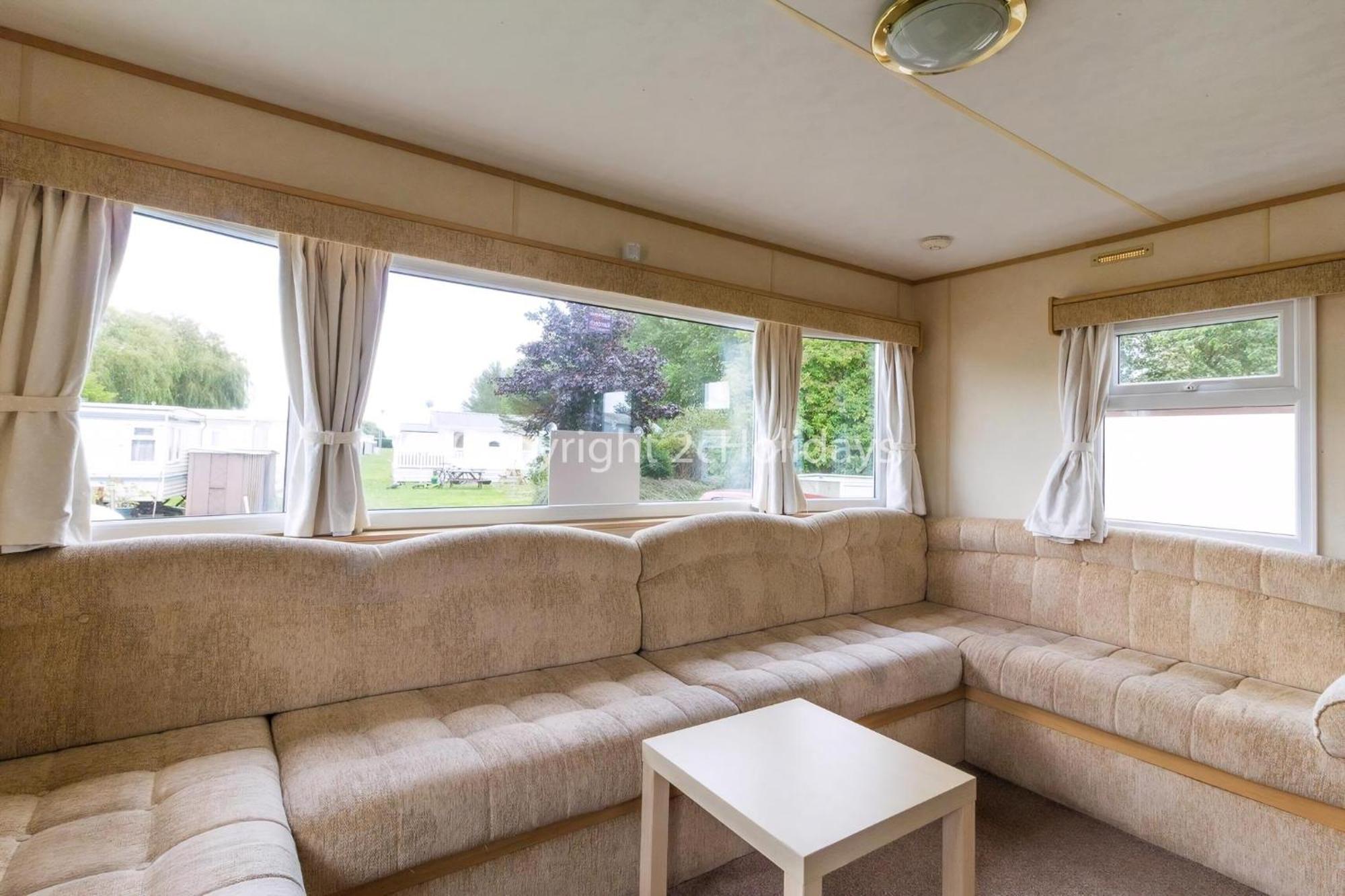 Spacious 8 Berth Caravan For Hire At Southview Ref 33002tc Campsite Skegness